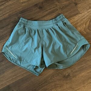 Lululemon Hotty Hot Long 4” Shorts Green Size 4 Tall